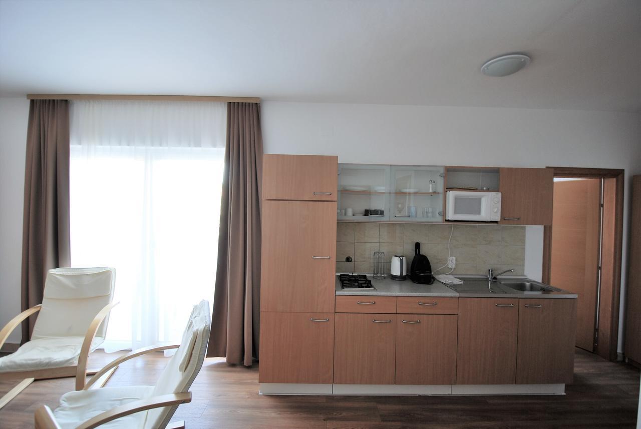 Nautica Apartments Betina  Exteriör bild