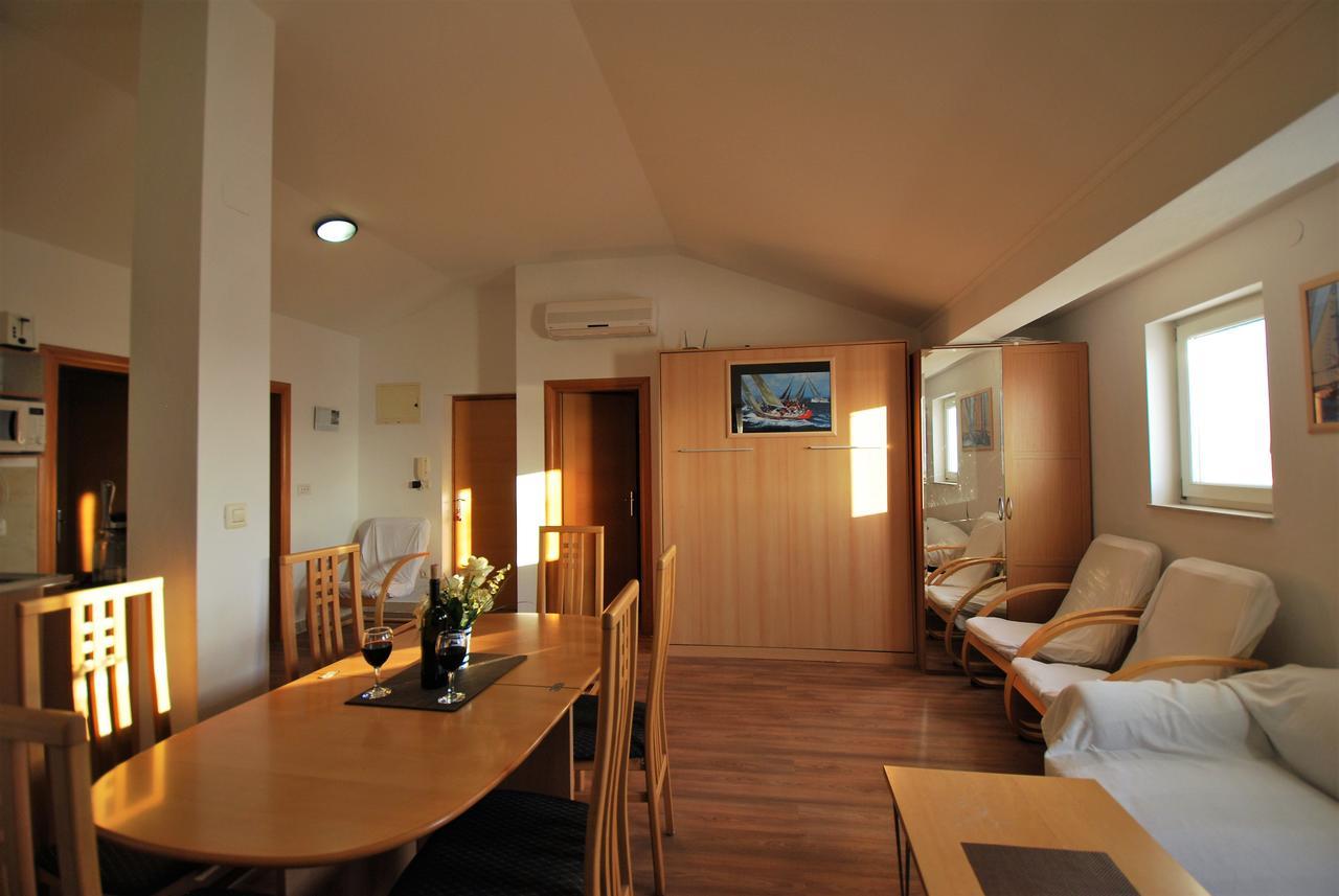 Nautica Apartments Betina  Exteriör bild